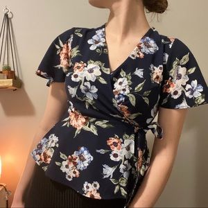 🌸SOLD🌸Floral Wrap Top